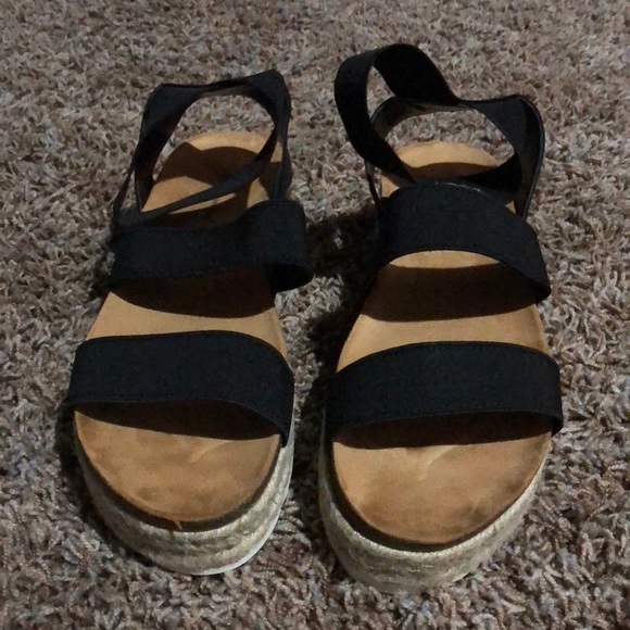 Brand New, Elevated sandals, size 9, black - Picture 4 of 4